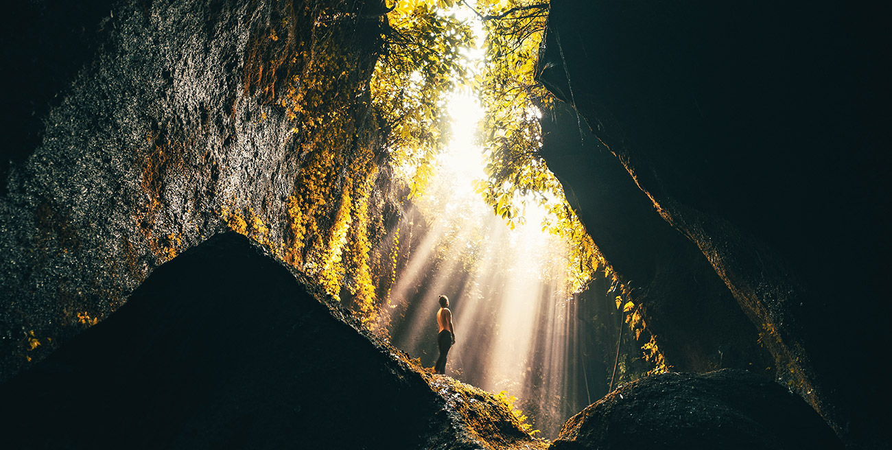 Intrinsic Charm of Solo Travelling