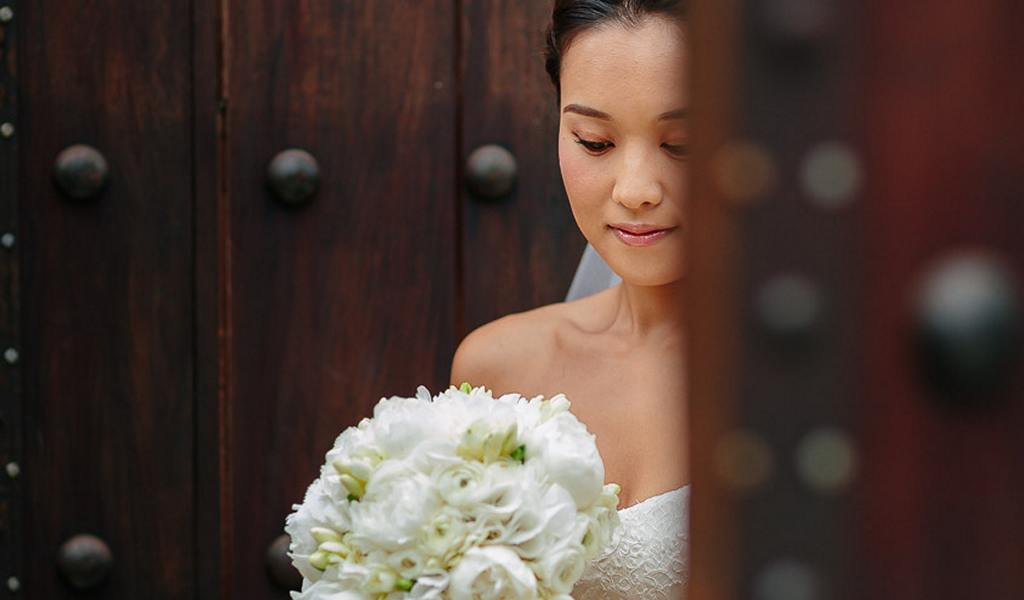 Intimate ceremony moment at Samujana
